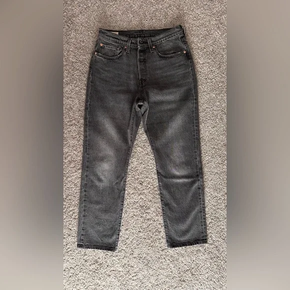 NWOT Levi's Premium 501 Women's Straight Gray Denim Button Fly Jeans W27 L28 - Picture 4 of 15